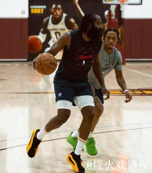 莱昂纳德休赛期进行膝盖手术 恢复尚未完成 莱昂纳德休赛期进行膝盖手术 恢复尚未完成